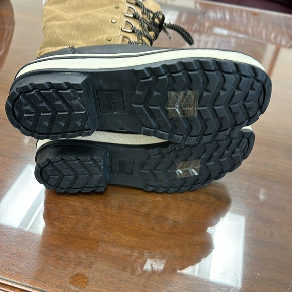 Aldo Rain or Snow boots NWT - Picture 2 of 5